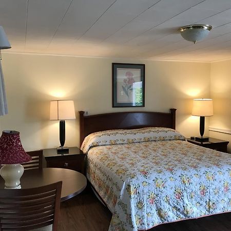 Royale Coach Motor Lodge Хэмптон Экстерьер фото