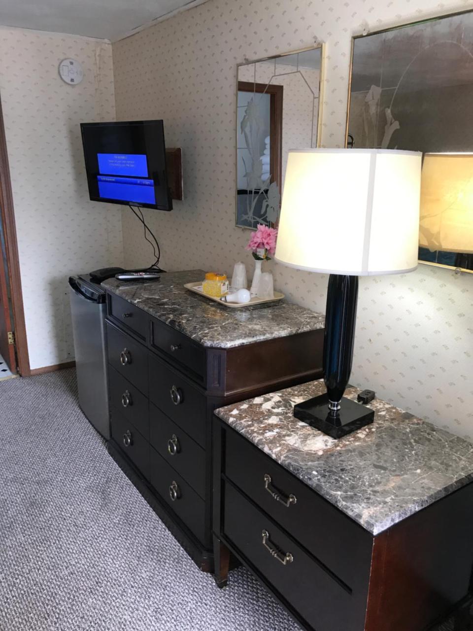 Royale Coach Motor Lodge Хэмптон Экстерьер фото
